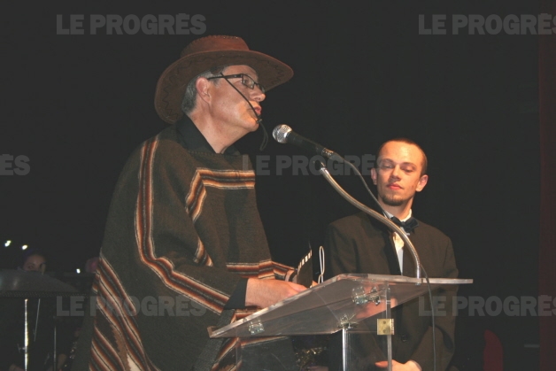 Clint
Eastwood, alias Pierre Grail, est venu recueillir son trophée.   Photo
Marcel Rascle